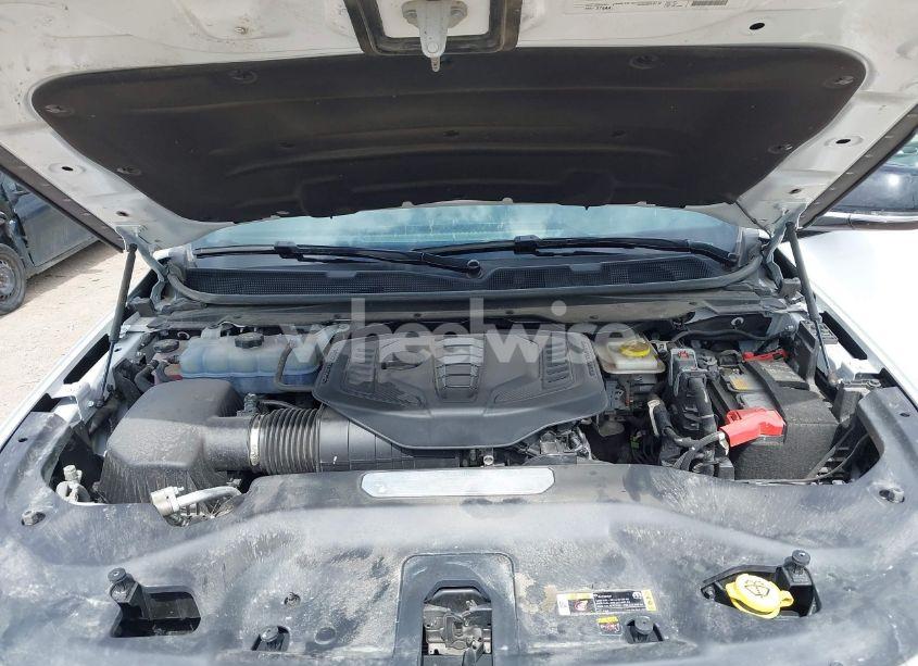 Photo 10 of 2024 Jeep Wagoneer L SERIES II 4X4 (VIN 1C4SJSBP5RS131017)