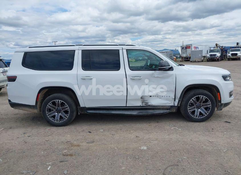 Photo 13 of 2024 Jeep Wagoneer L SERIES II 4X4 (VIN 1C4SJSBP5RS131017)