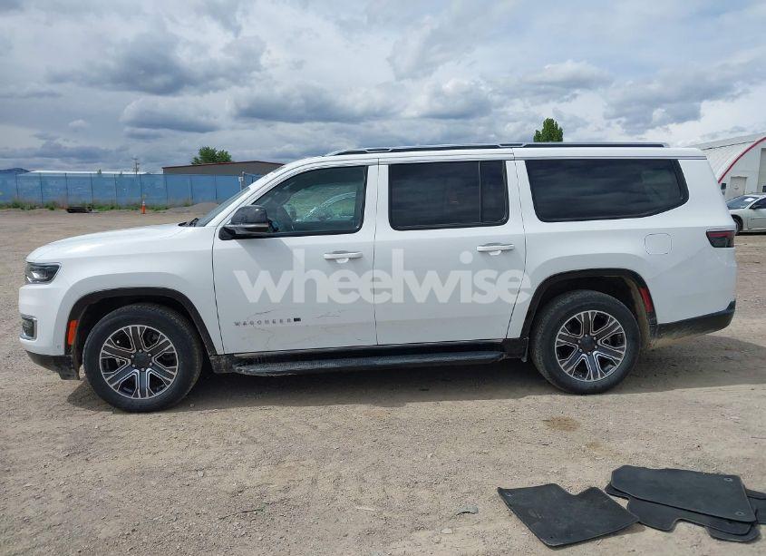 Photo 14 of 2024 Jeep Wagoneer L SERIES II 4X4 (VIN 1C4SJSBP5RS131017)