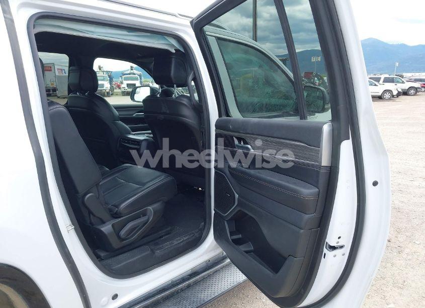 Photo 8 of 2024 Jeep Wagoneer L SERIES II 4X4 (VIN 1C4SJSBP5RS131017)