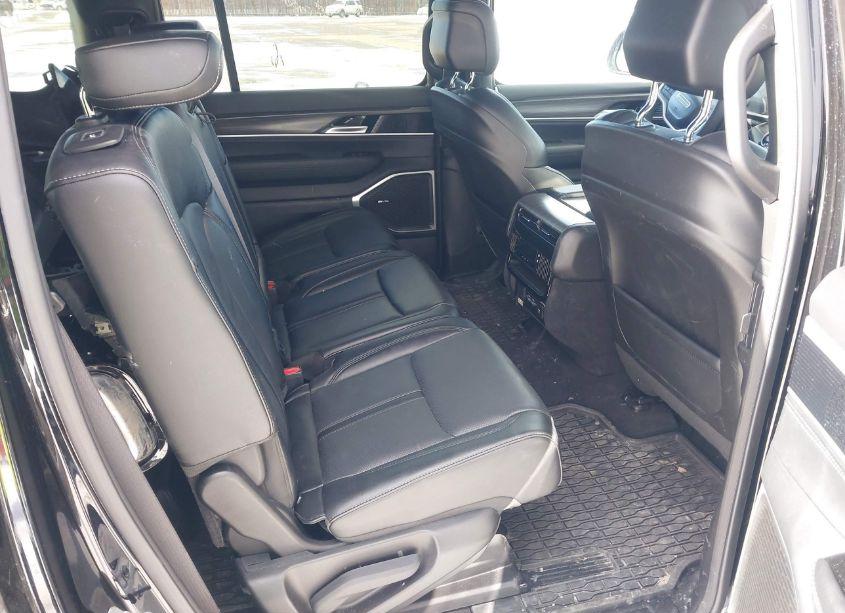 Photo 8 of 2024 Jeep Wagoneer L SERIES II 4X4 (VIN 1C4SJSBP5RS175793)