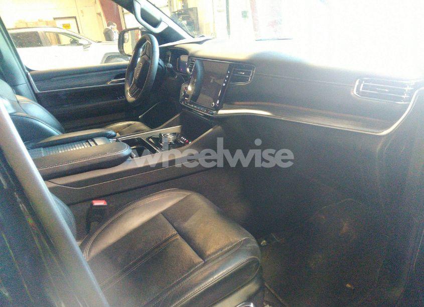 Photo 5 of 2024 Jeep Wagoneer L SERIES II 4X4 (VIN 1C4SJSBP6RS101430)