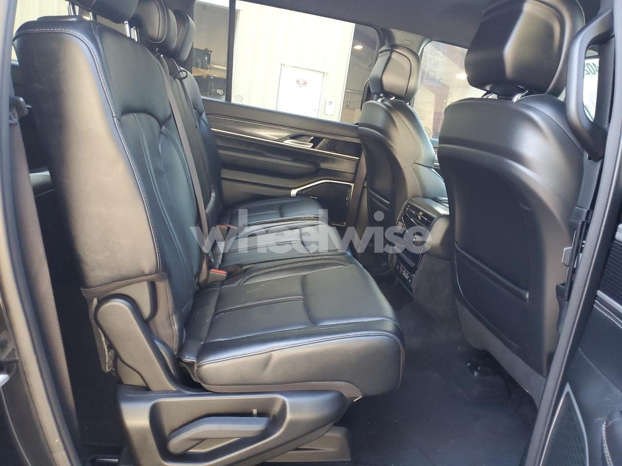 Photo 11 of 2024 JEEP WAGONEER L SERIES II (VIN 1C4SJSBP6RS101704)