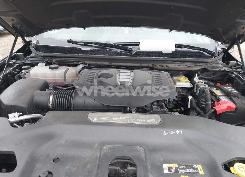 Photo 10 of 2024 Jeep Wagoneer L SERIES II 4X4 (VIN 1C4SJSBP6RS144195)