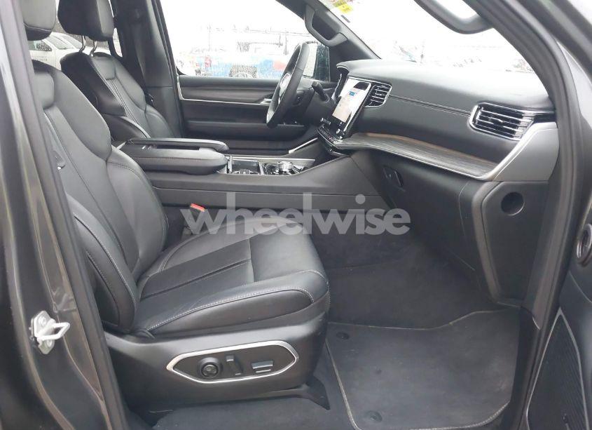 Photo 5 of 2024 Jeep Wagoneer L SERIES II 4X4 (VIN 1C4SJSBP6RS144195)