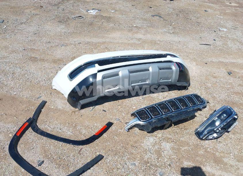 Photo 12 of 2024 Jeep Wagoneer L SERIES II 4X4 (VIN 1C4SJSBP7RS145081)