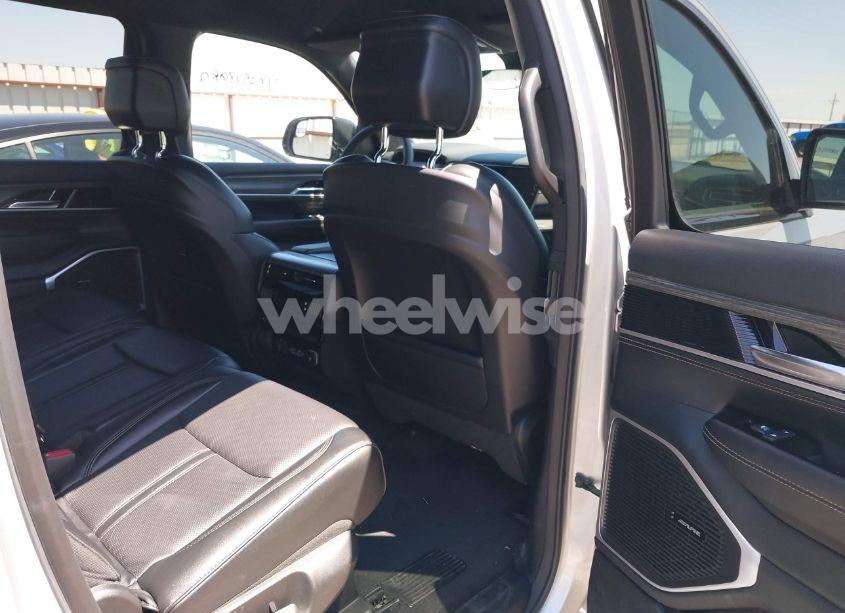 Photo 8 of 2024 Jeep Wagoneer L SERIES II 4X4 (VIN 1C4SJSBP8RS105303)