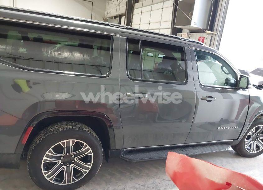 Photo 13 of 2024 Jeep Wagoneer L SERIES II 4X4 (VIN 1C4SJSBP9RS174596)