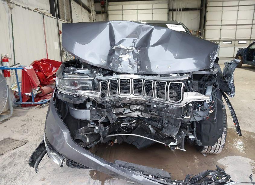 Photo 6 of 2024 Jeep Wagoneer L SERIES II 4X4 (VIN 1C4SJSBP9RS174596)