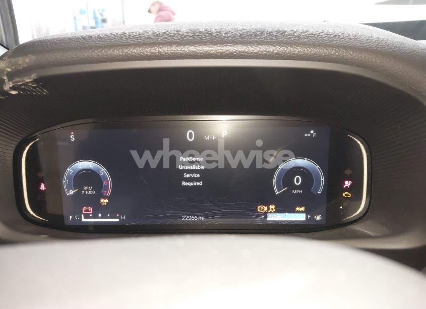 Photo 7 of 2024 Jeep Wagoneer L SERIES II 4X4 (VIN 1C4SJSBP9RS174596)