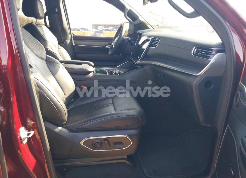 Photo 5 of 2024 Jeep Wagoneer L SERIES II 4X4 (VIN 1C4SJSBPXRS101317)