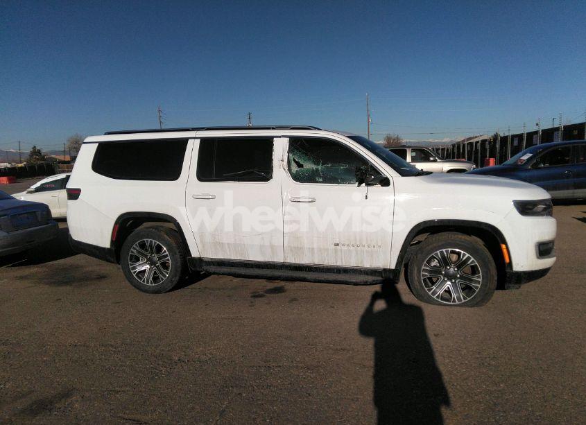 Photo 13 of 2024 Jeep Wagoneer L SERIES II 4X4 (VIN 1C4SJSBPXRS144944)