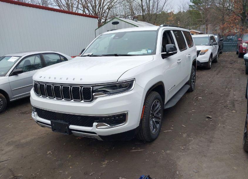 Photo 2 of 2024 Jeep Wagoneer L SERIES II 4X4 (VIN 1C4SJSBPXRS158570)