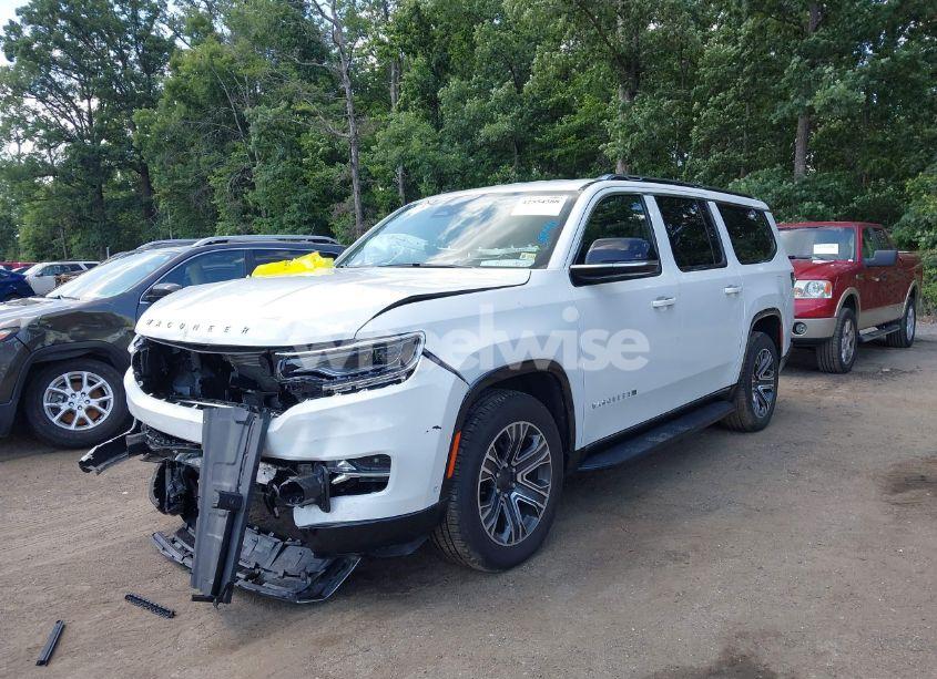 Photo 2 of 2024 Jeep Wagoneer L SERIES II 4X4 (VIN 1C4SJSBPXRS181928)