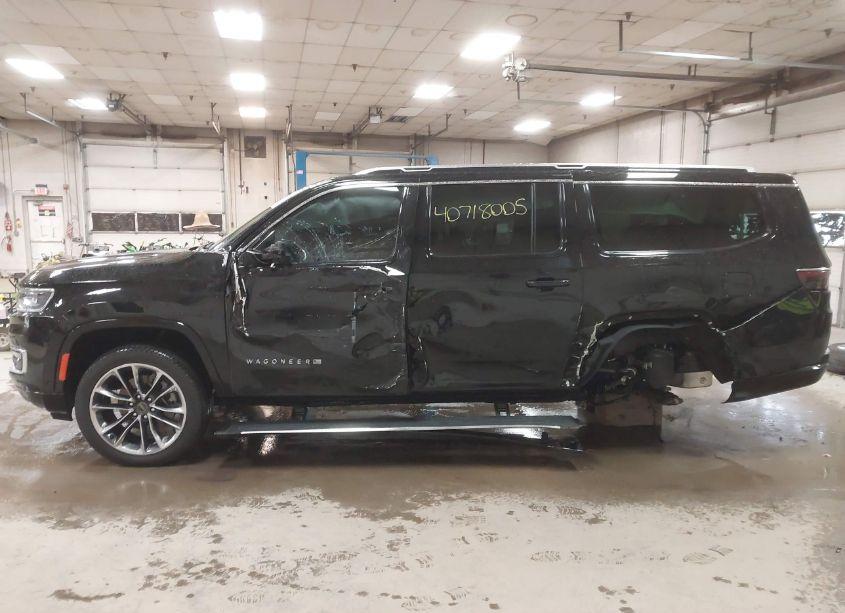 Photo 15 of 2024 Jeep Wagoneer L SERIES III 4X4 (VIN 1C4SJSDP4RS137162)