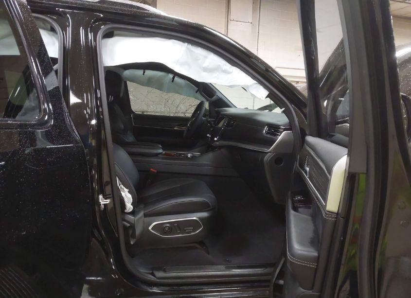 Photo 5 of 2024 Jeep Wagoneer L SERIES III 4X4 (VIN 1C4SJSDP4RS137162)