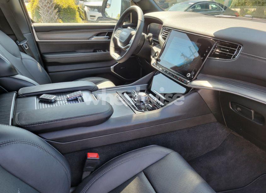 Photo 5 of 2024 Jeep Wagoneer L SERIES III (VIN 1C4SJSDP8RS169144)