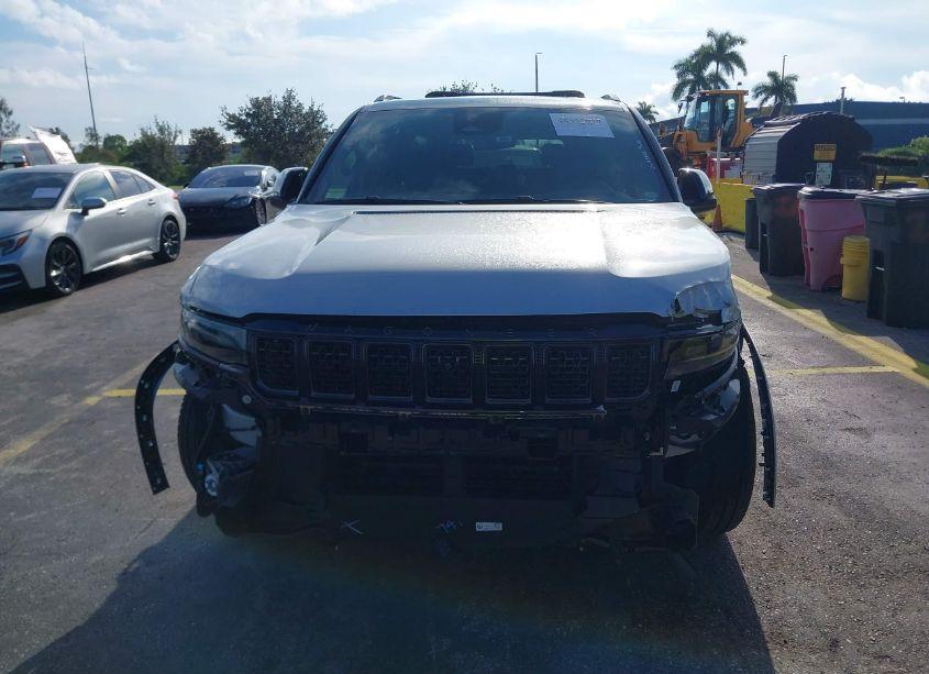 Photo 12 of 2024 Jeep Grand WAGONEER L SERIES II 4X4 (VIN 1C4SJSFP6RS132641)