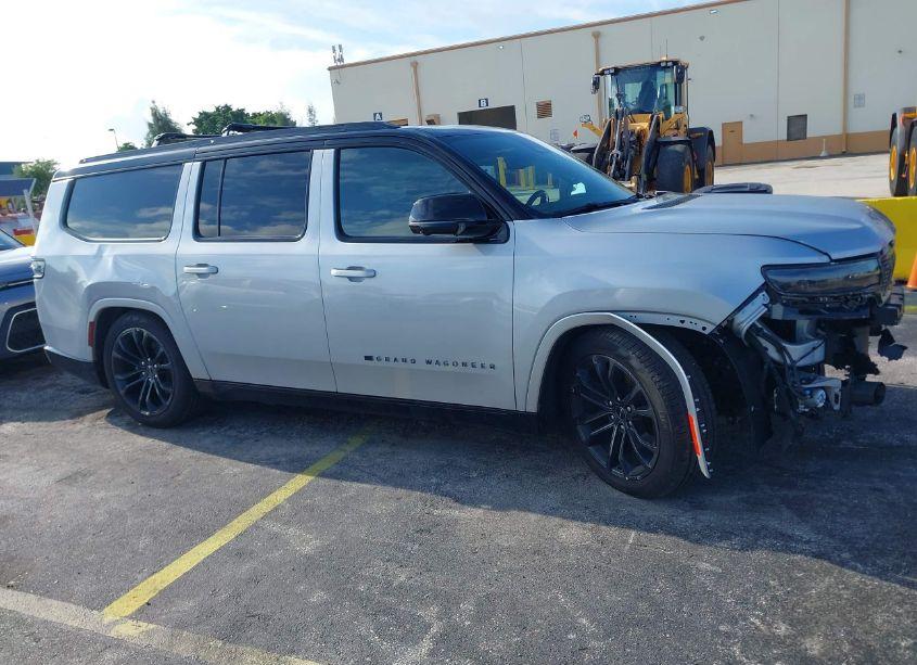 Photo 13 of 2024 Jeep Grand WAGONEER L SERIES II 4X4 (VIN 1C4SJSFP6RS132641)