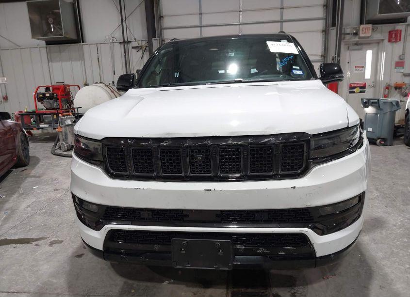 Photo 13 of 2024 Jeep Grand WAGONEER L SERIES II 4X4 (VIN 1C4SJSFP9RS131127)