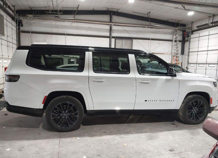 Photo 14 of 2024 Jeep Grand WAGONEER L SERIES II 4X4 (VIN 1C4SJSFP9RS131127)