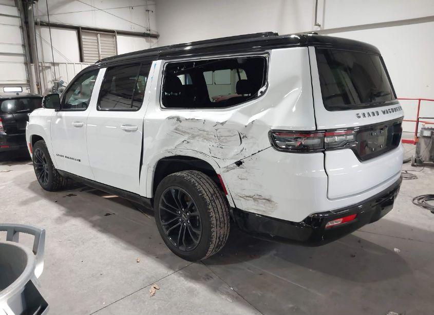 Photo 3 of 2024 Jeep Grand WAGONEER L SERIES II 4X4 (VIN 1C4SJSFP9RS131127)