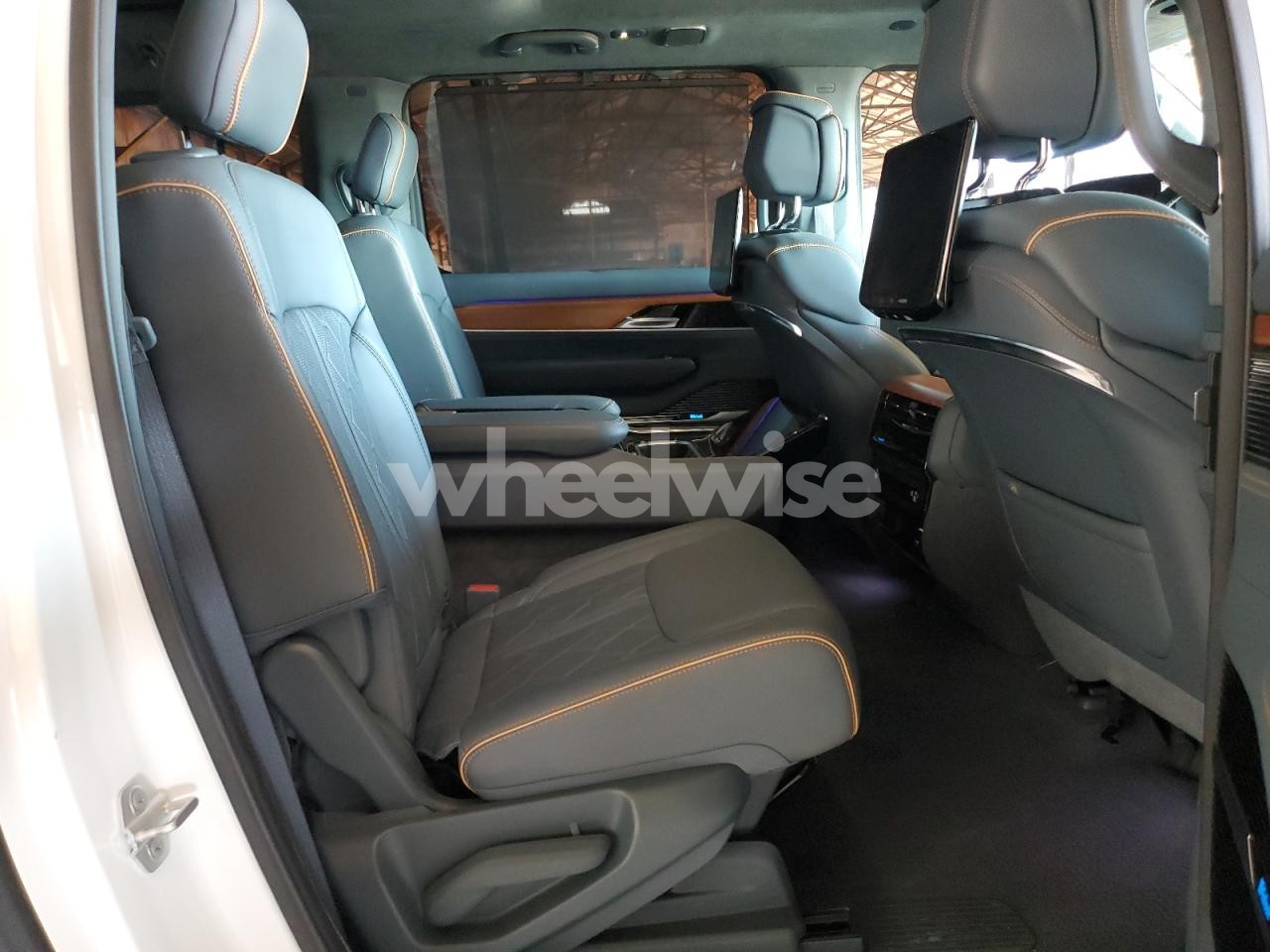 Photo 11 of 2023 JEEP GRAND WAGONEER L SERIES III (VIN 1C4SJSGP7PS500692)