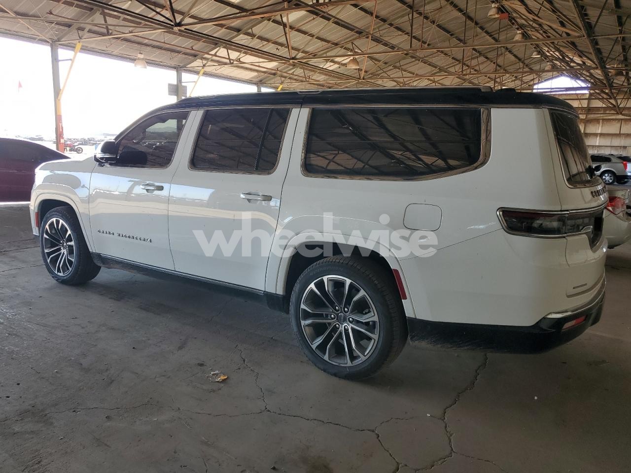 Photo 2 of 2023 JEEP GRAND WAGONEER L SERIES III (VIN 1C4SJSGP7PS500692)