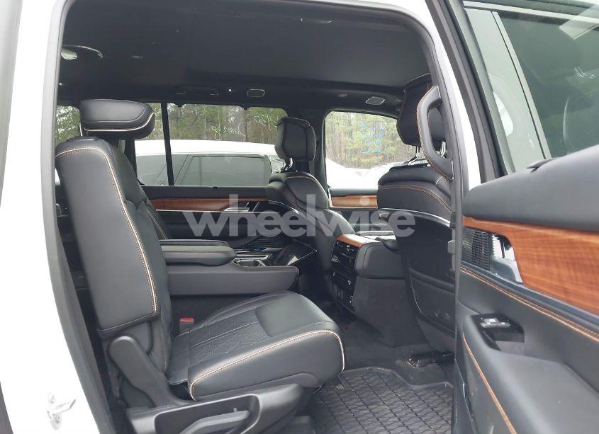 Photo 8 of 2024 Jeep Grand WAGONEER L SERIES III 4X4 (VIN 1C4SJSGPXRS184787)