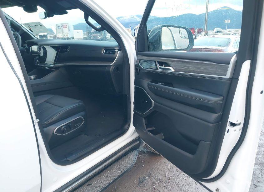 Photo 5 of 2024 Jeep Wagoneer SERIES II 4X2 (VIN 1C4SJUBP0RS178385)