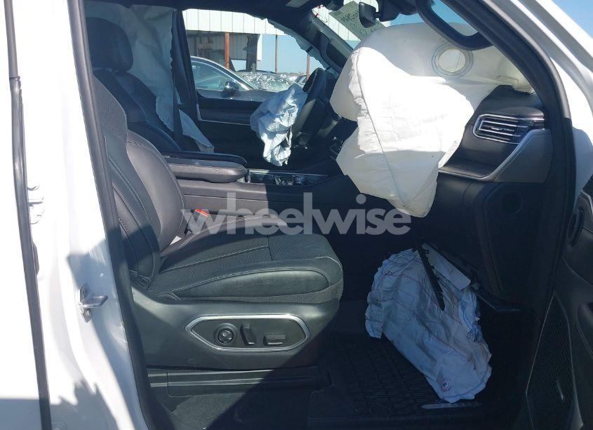 Photo 5 of 2024 Jeep Wagoneer SERIES II 4X2 (VIN 1C4SJUBP3RS177117)