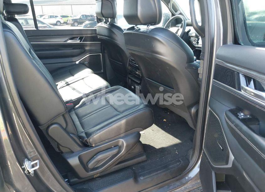 Photo 8 of 2024 Jeep Wagoneer SERIES II 4X2 (VIN 1C4SJUBP5RS126444)