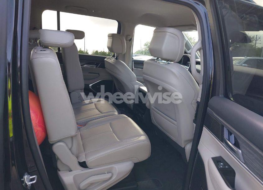 Photo 8 of 2024 Jeep Wagoneer SERIES II 4X2 (VIN 1C4SJUBPXRS126049)