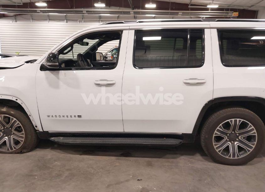 Photo 15 of 2024 Jeep Wagoneer SERIES II 4X2 (VIN 1C4SJUBPXRS136693)