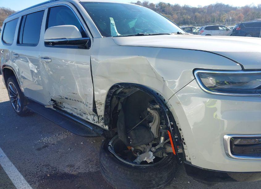 Photo 6 of 2022 Jeep Wagoneer SERIES II 4X2 (VIN 1C4SJUBT5NS151433)