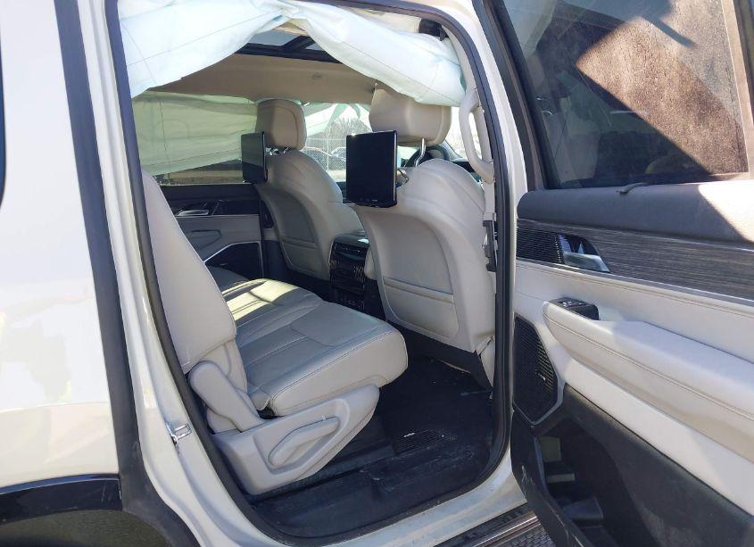 Photo 8 of 2022 Jeep Wagoneer SERIES II 4X2 (VIN 1C4SJUBT5NS151433)