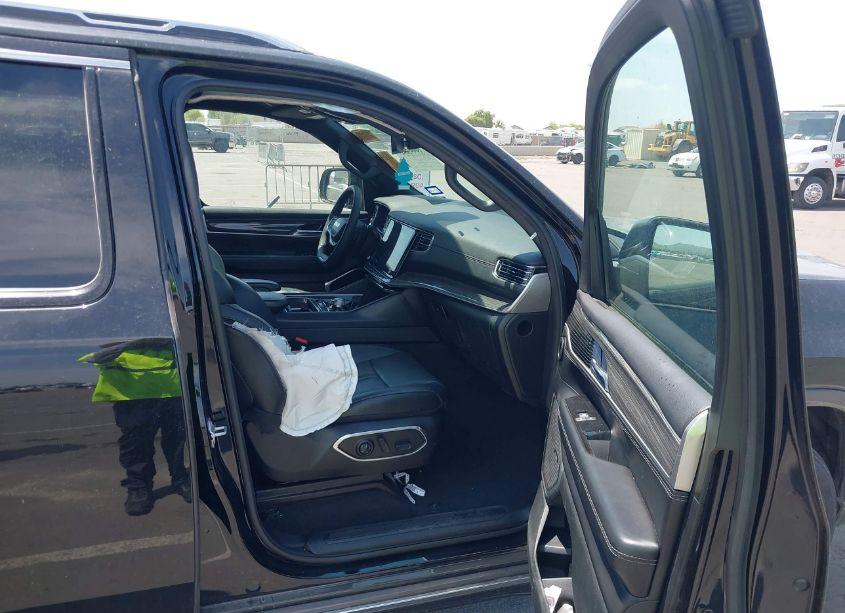 Photo 5 of 2022 Jeep Wagoneer SERIES II 4X2 (VIN 1C4SJUBT8NS188895)