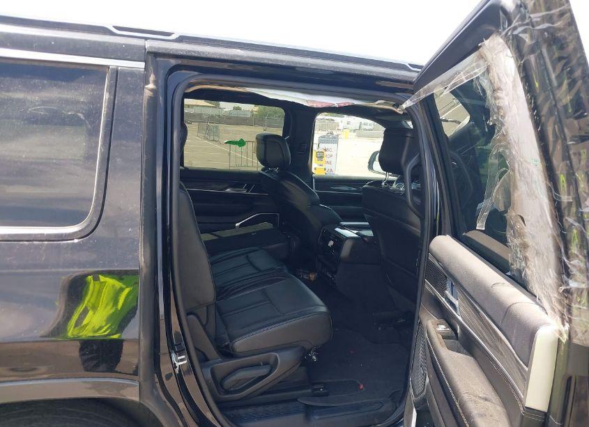 Photo 8 of 2022 Jeep Wagoneer SERIES II 4X2 (VIN 1C4SJUBT8NS188895)