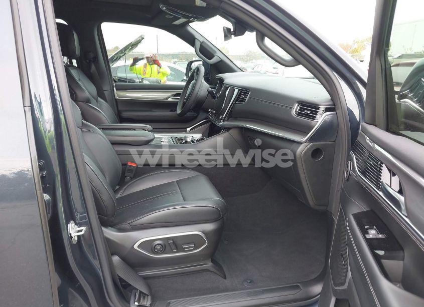 Photo 5 of 2022 Jeep Wagoneer SERIES I OBSIDIAN 4X4 (VIN 1C4SJVAT6NS217270)