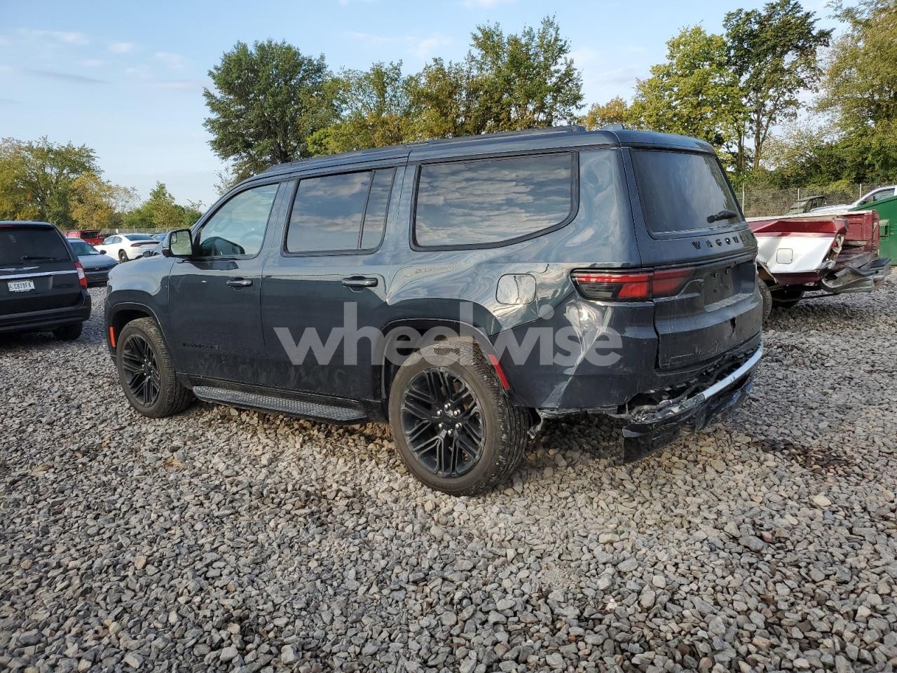 Photo 2 of 2022 JEEP WAGONEER SERIES I (VIN 1C4SJVAT6NS217415)