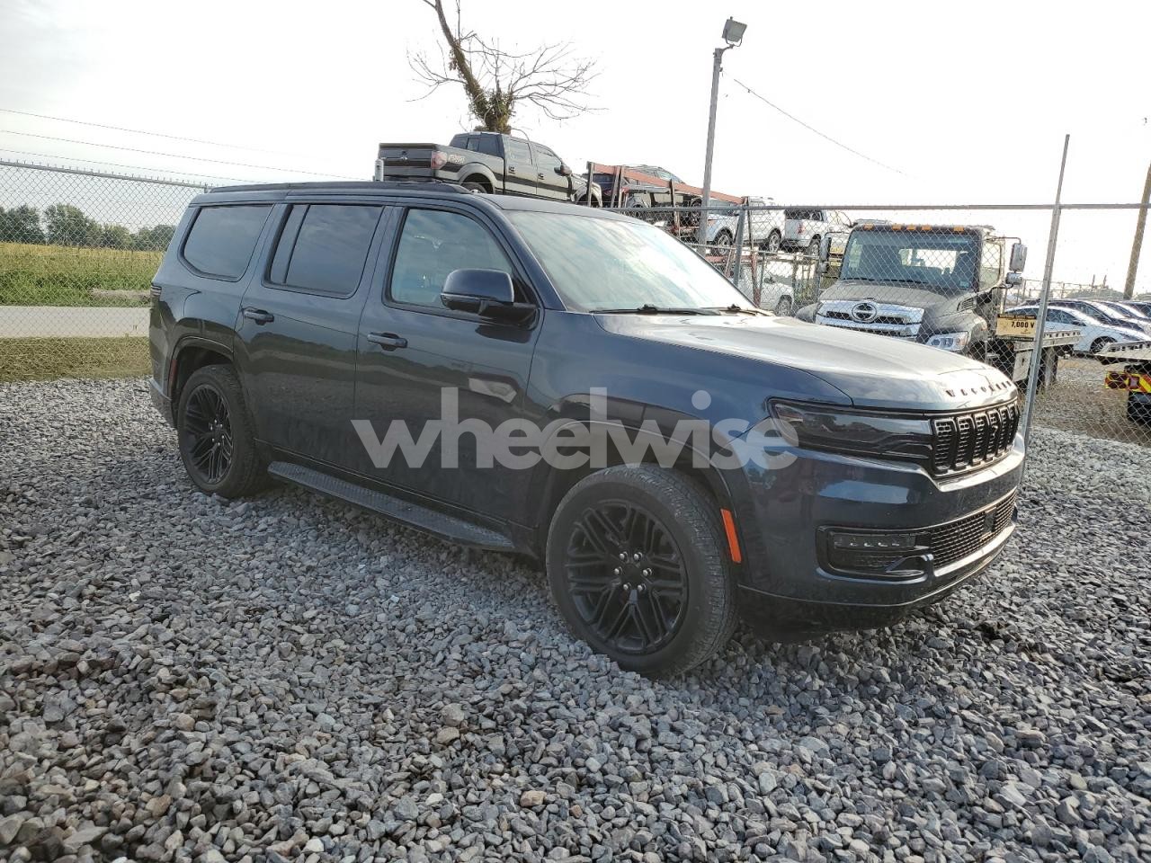 Photo 4 of 2022 JEEP WAGONEER SERIES I (VIN 1C4SJVAT6NS217415)