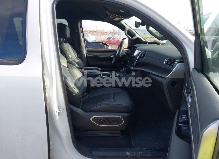 Photo 5 of 2024 Jeep Wagoneer SERIES II 4X4 (VIN 1C4SJVBP5RS172815)