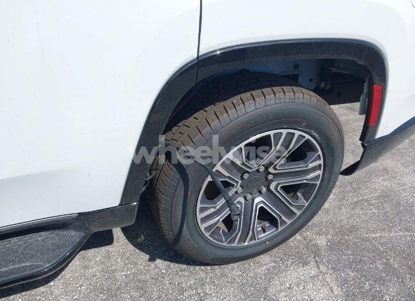 Photo 6 of 2024 Jeep Wagoneer SERIES II 4X4 (VIN 1C4SJVBP6RS101526)