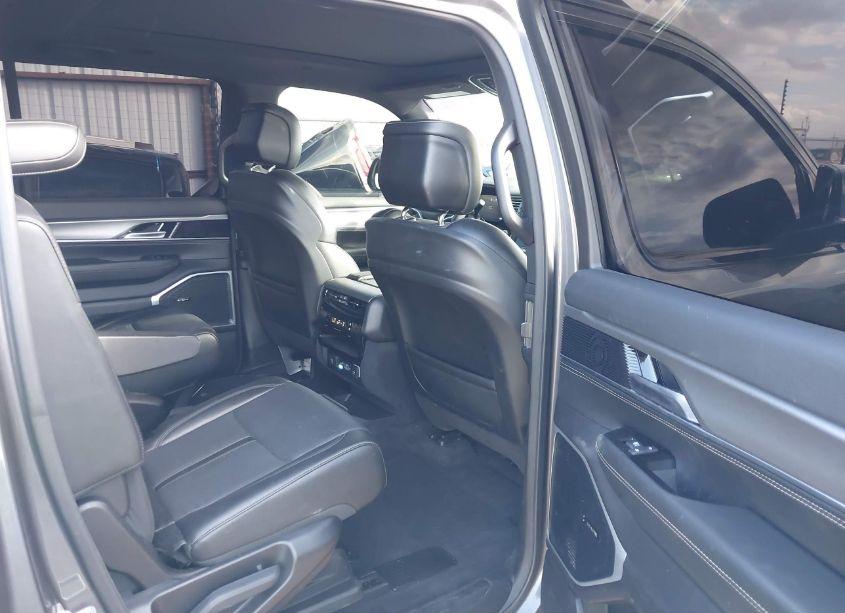 Photo 8 of 2024 Jeep Wagoneer SERIES II CARBIDE 4X4 (VIN 1C4SJVBP6RS103406)