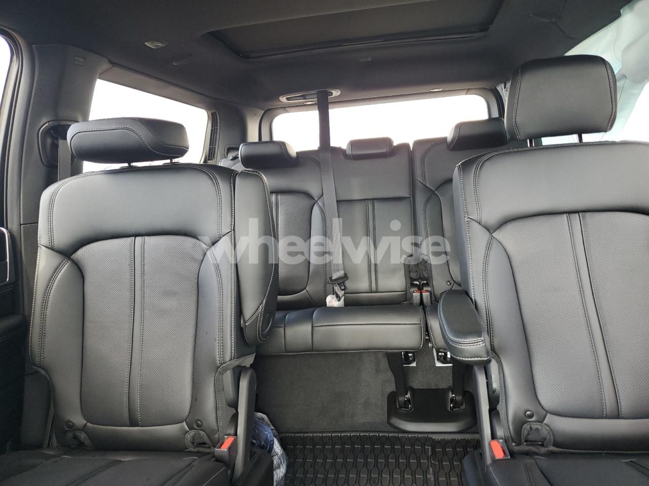 Photo 10 of 2025 JEEP WAGONEER SERIES II (VIN 1C4SJVBP6SS532812)