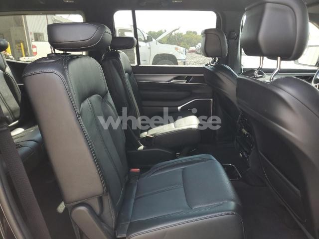 Photo 3 of 2025 JEEP WAGONEER SERIES II N/A (VIN 1C4SJVBP7SS509457)