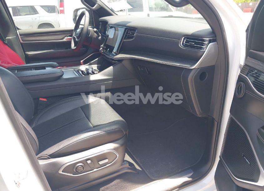 Photo 5 of 2024 Jeep Wagoneer SERIES II 4X4 (VIN 1C4SJVBPXRS132956)