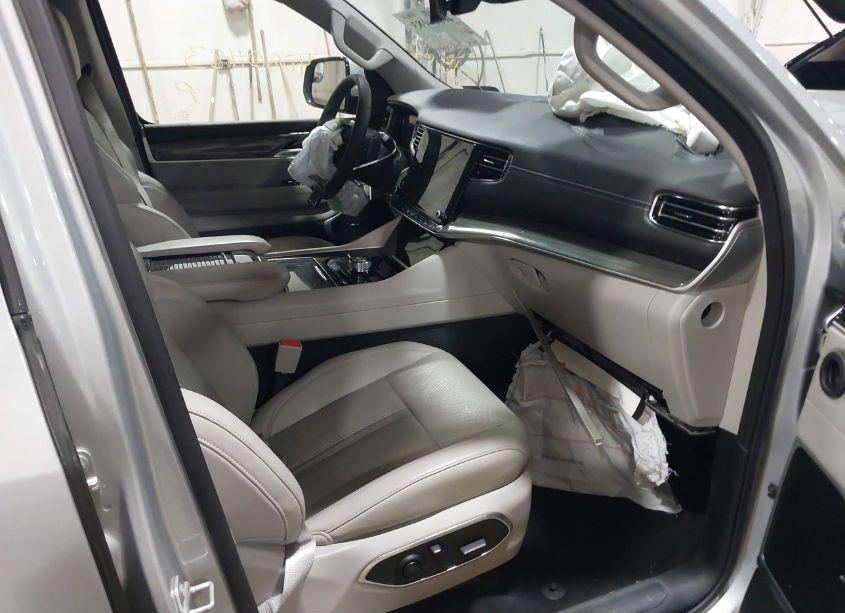 Photo 5 of 2022 Jeep Wagoneer SERIES II 4X4 (VIN 1C4SJVBT1NS111601)