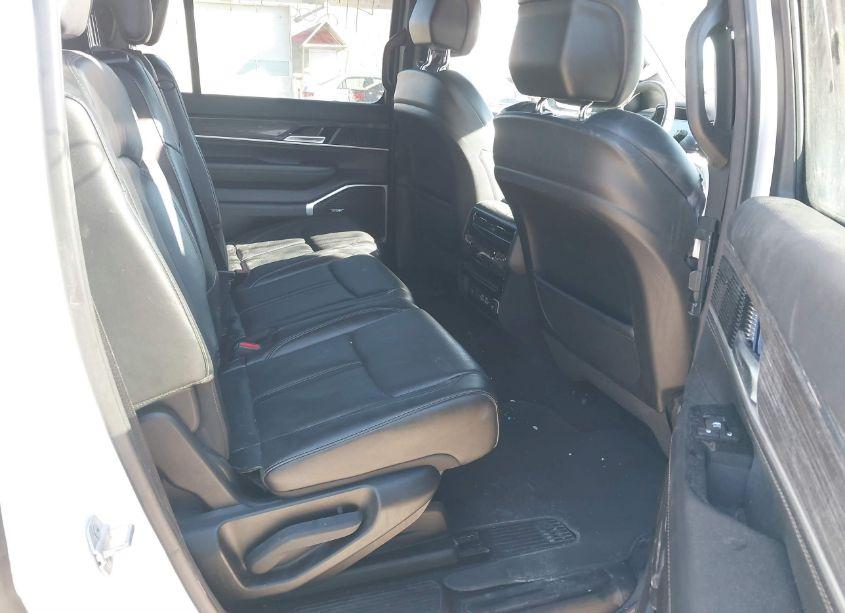 Photo 8 of 2022 Jeep Wagoneer SERIES III 4X4 (VIN 1C4SJVDT1NS205801)