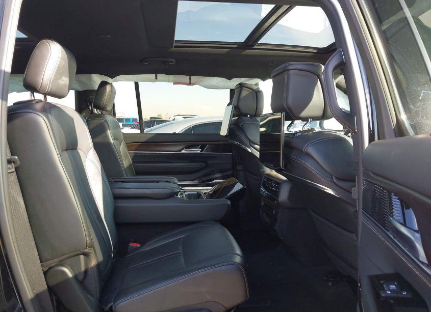 Photo 8 of 2022 Jeep Grand WAGONEER SERIES I 4X4 (VIN 1C4SJVEJ4NS169146)